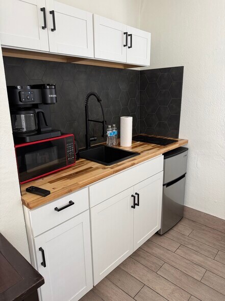 1466 De Leon St, Clearwater, FL à vendre - Photo de l’immeuble – Image 3 sur 3