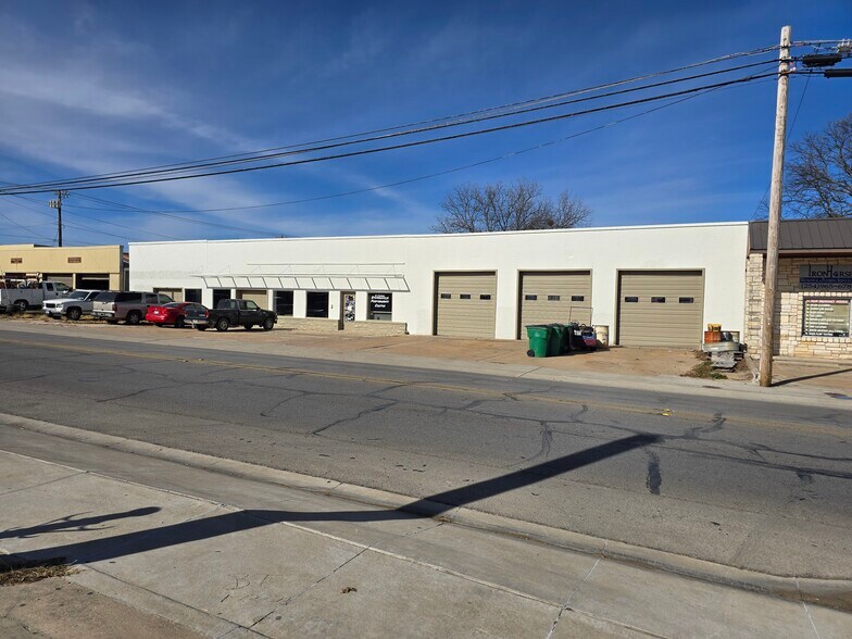 367 E Washington St, Stephenville, TX à vendre - Photo principale – Image 1 sur 12