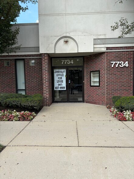 7734 W North Ave, Elmwood Park, IL à louer - Photo de l’immeuble – Image 1 sur 8
