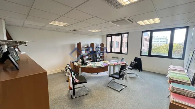 Plus de détails pour Bureau à vendre