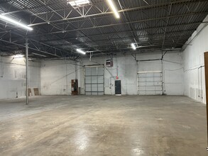 2001 108th St, Grand Prairie, TX à louer Photo intérieure– Image 2 sur 3