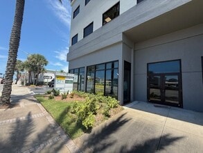 200 E Granada Blvd, Ormond Beach, FL à louer Photo de l’immeuble– Image 1 sur 14
