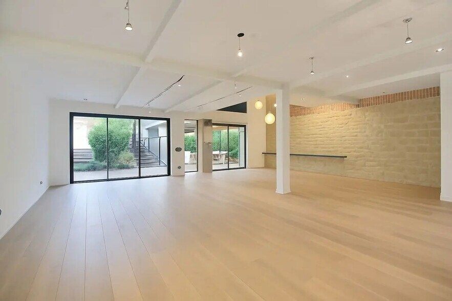 31 Rue Faidherbe, Paris à louer - Photo de l’immeuble – Image 3 sur 14