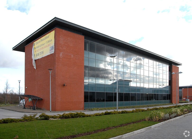 Estuary Banks, Liverpool à louer - Photo de l’immeuble – Image 2 sur 4