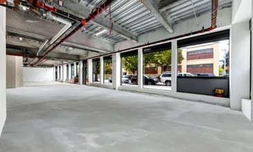 35-01 36th St, Astoria, NY à louer Photo intérieure– Image 2 sur 4