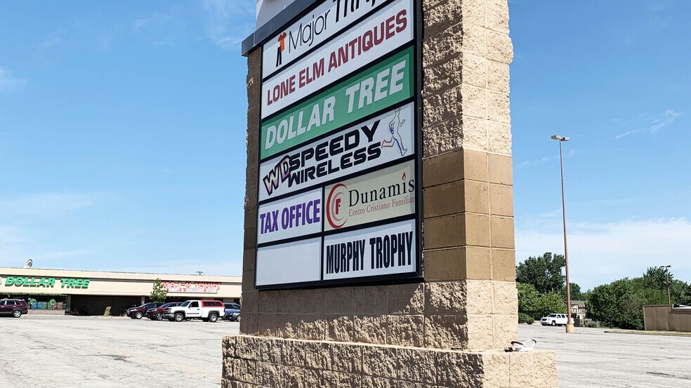 875-911 S Parker St, Olathe, KS à louer - Photo de l’immeuble – Image 2 sur 9