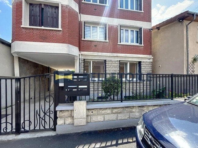 Plus de détails pour Local commercial à louer