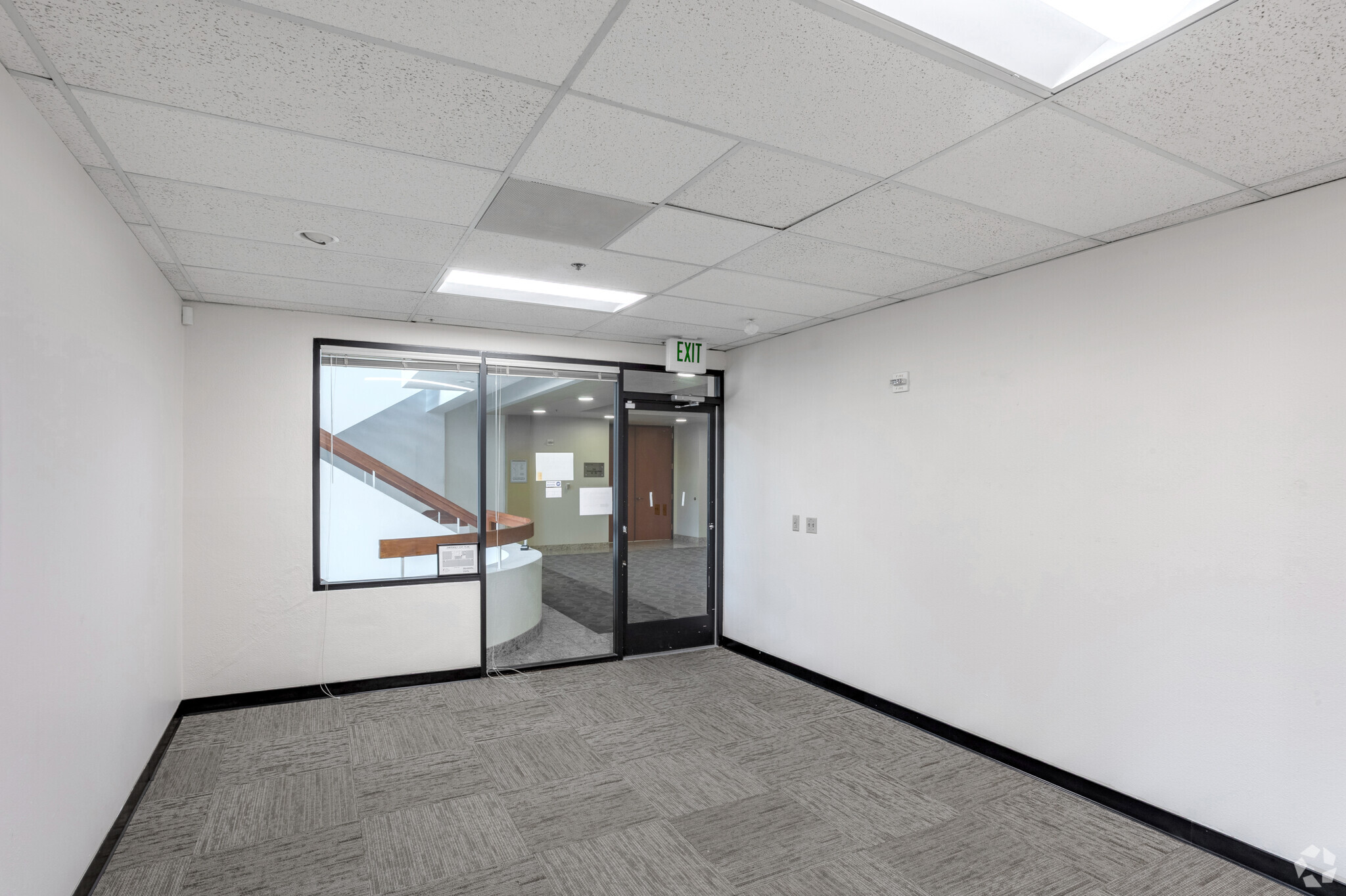 97 E Brokaw Rd, San Jose, CA à louer Photo intérieure– Image 1 sur 5