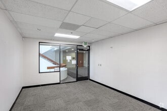 97 E Brokaw Rd, San Jose, CA à louer Photo intérieure– Image 2 sur 6