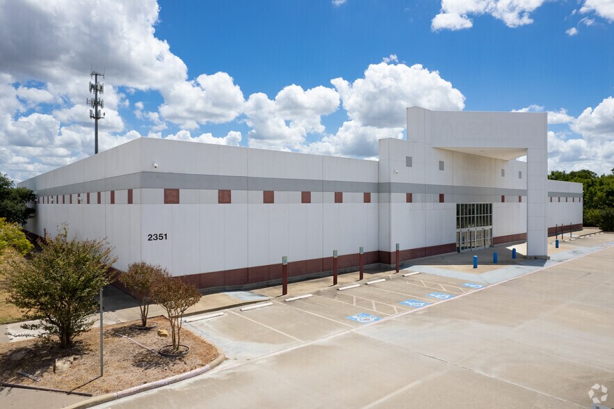 2351 Earl Rudder Fwy S, College Station, TX à vendre - Photo de l’immeuble – Image 2 sur 11