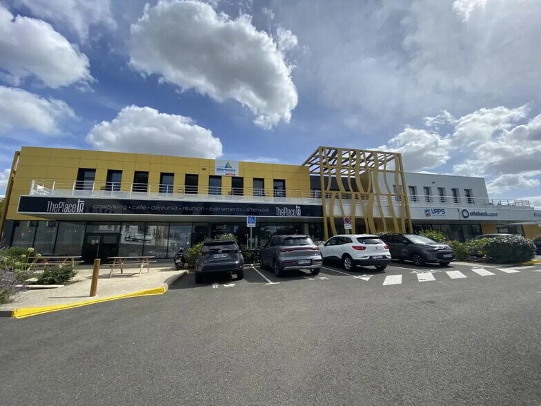 Bureau dans Eysines à louer - Photo de l’immeuble – Image 1 sur 10