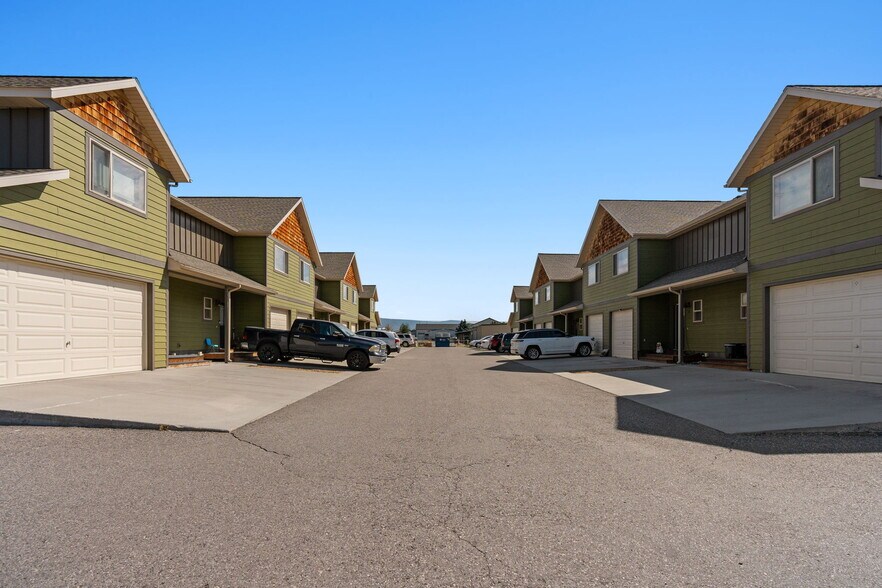 440 Ice Center Ln, Bozeman, MT à vendre - Photo de l’immeuble – Image 2 sur 36