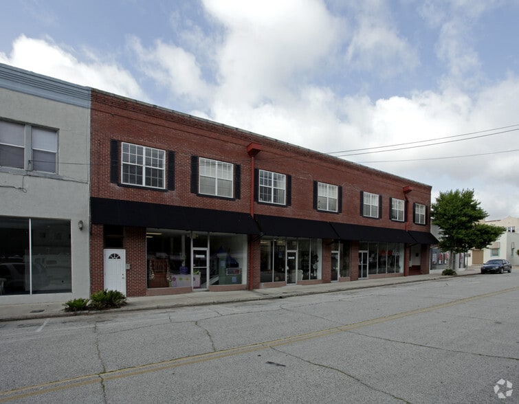 21 Main St, Titusville, FL à vendre - Photo principale – Image 1 sur 61