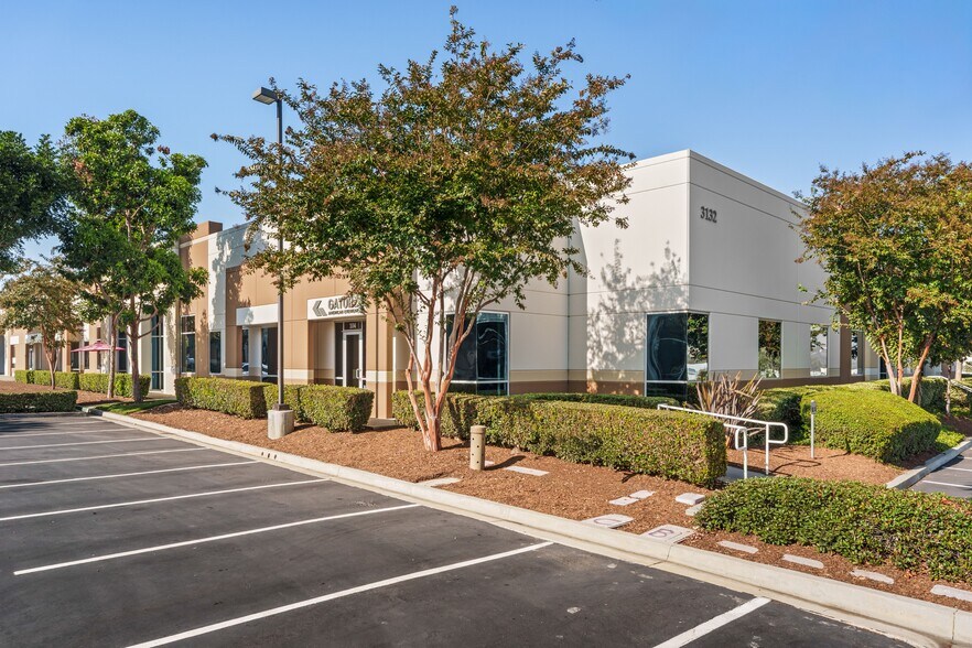 3132 Tiger Run Ct, Carlsbad, CA à louer - Photo principale – Image 1 sur 4