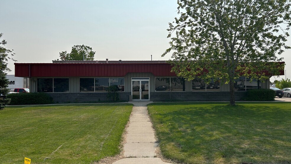65 Lowson Cres, Winnipeg, MB à louer - Photo de l’immeuble – Image 1 sur 9