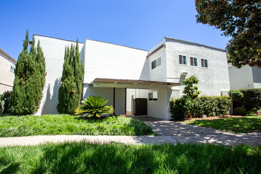 705 E Santa Fe Ave, Fullerton, CA à vendre - Photo de l’immeuble – Image 1 sur 16