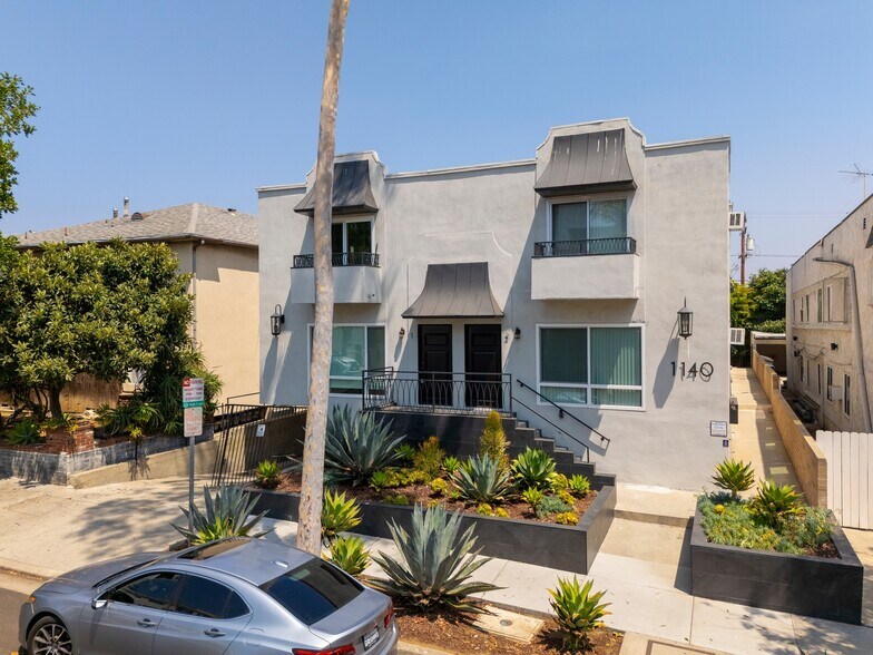 1140 N Ogden Dr, Los Angeles, CA à vendre - Photo de l’immeuble – Image 2 sur 34