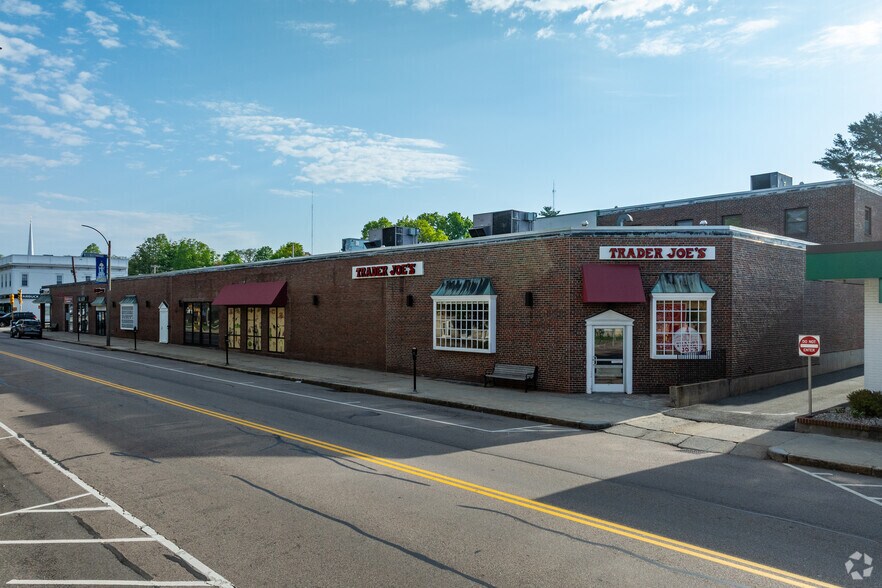 922-958 Highland Ave, Needham, MA à louer - Photo de l’immeuble – Image 3 sur 4