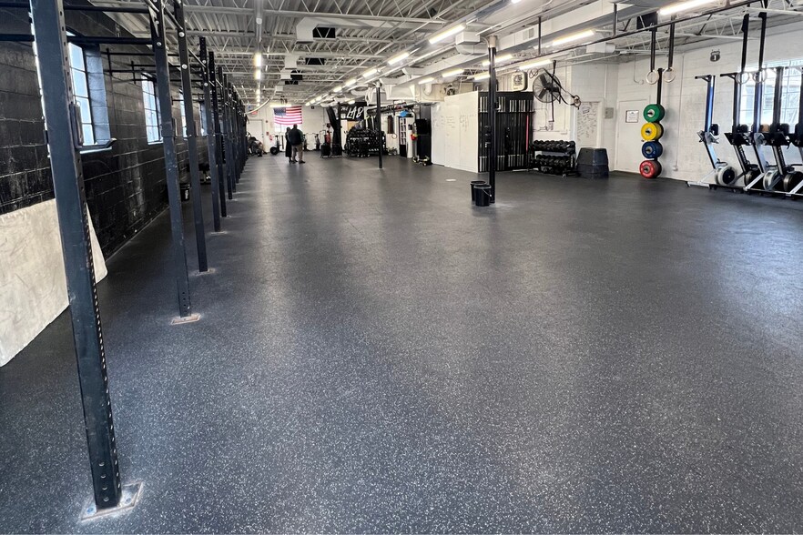 175 Central St, Saugus, MA à louer - Photo de l’immeuble – Image 3 sur 6