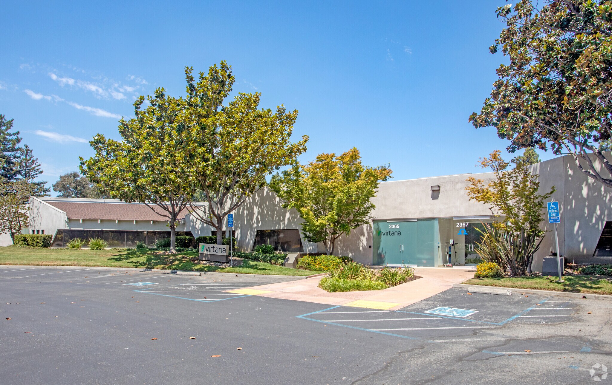 2365-2371 Bering Dr, San Jose, CA à louer Photo de l’immeuble– Image 1 sur 7