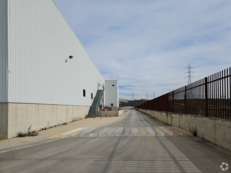 Industriel/Logistique dans Mejorada del Campo, Madrid à louer - Photo de l’immeuble – Image 2 sur 20