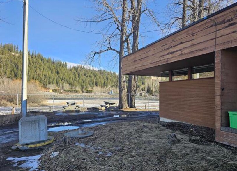 1640 River rd, Prince George, BC à louer - Photo de l’immeuble – Image 3 sur 7