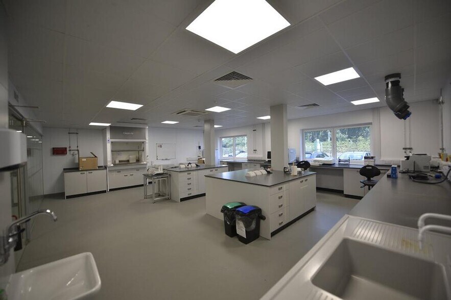 1 Crewe Rd, Manchester à louer - Photo de l’immeuble – Image 3 sur 26