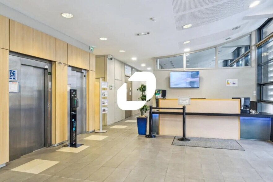 4 Avenue Du Recteur Poincaré, Paris à louer - Photo de l’immeuble – Image 3 sur 24