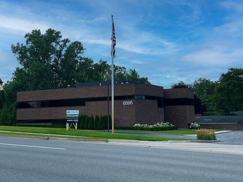 6895 Telegraph Rd, Bloomfield Hills, MI à louer - Photo principale – Image 1 sur 8