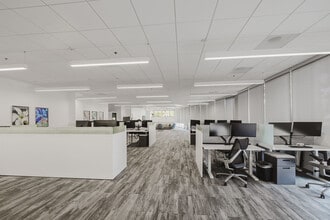 9276 Scranton Rd, San Diego, CA à louer Photo intérieure– Image 2 sur 10