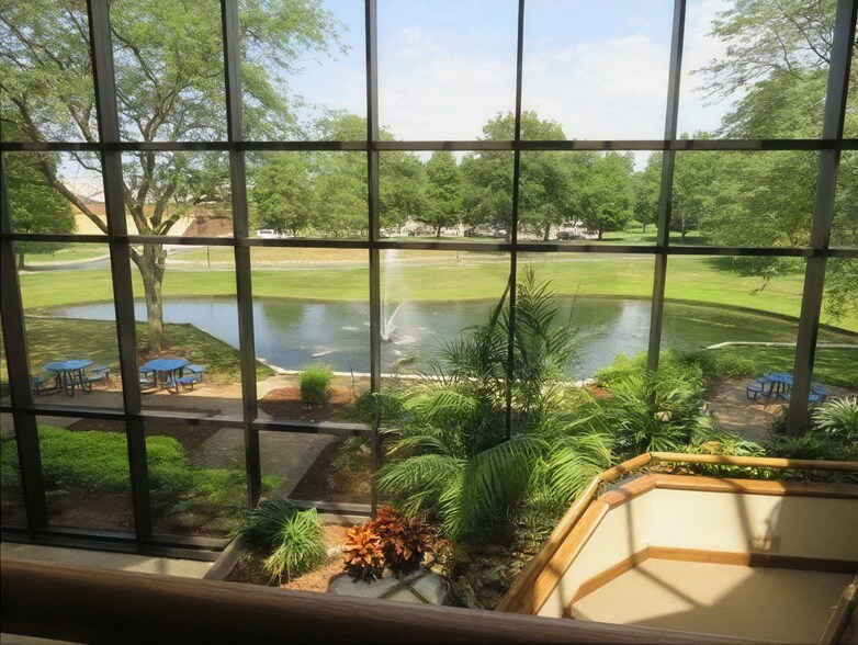 700 & 734 S Waverly Rd, Holland, MI à vendre - Photo de l’immeuble – Image 3 sur 35