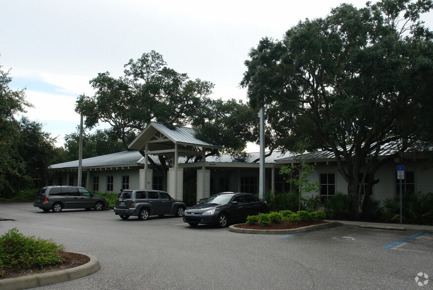 6200 Whiskey Creek Dr, Fort Myers, FL à vendre - Photo de l’immeuble – Image 3 sur 3