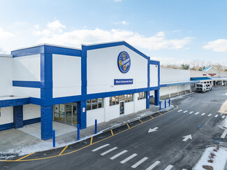 Plus de détails pour 751 Old Country Rd, Riverhead, NY - Local commercial à louer