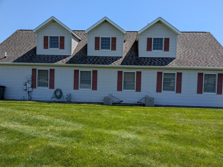 380 Browns Ln, Coshocton, OH à louer - Photo de l’immeuble – Image 3 sur 41