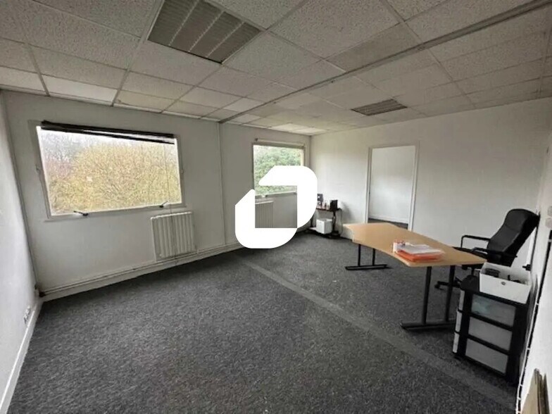 Bureau dans Eaubonne à louer - Photo de l’immeuble – Image 1 sur 10