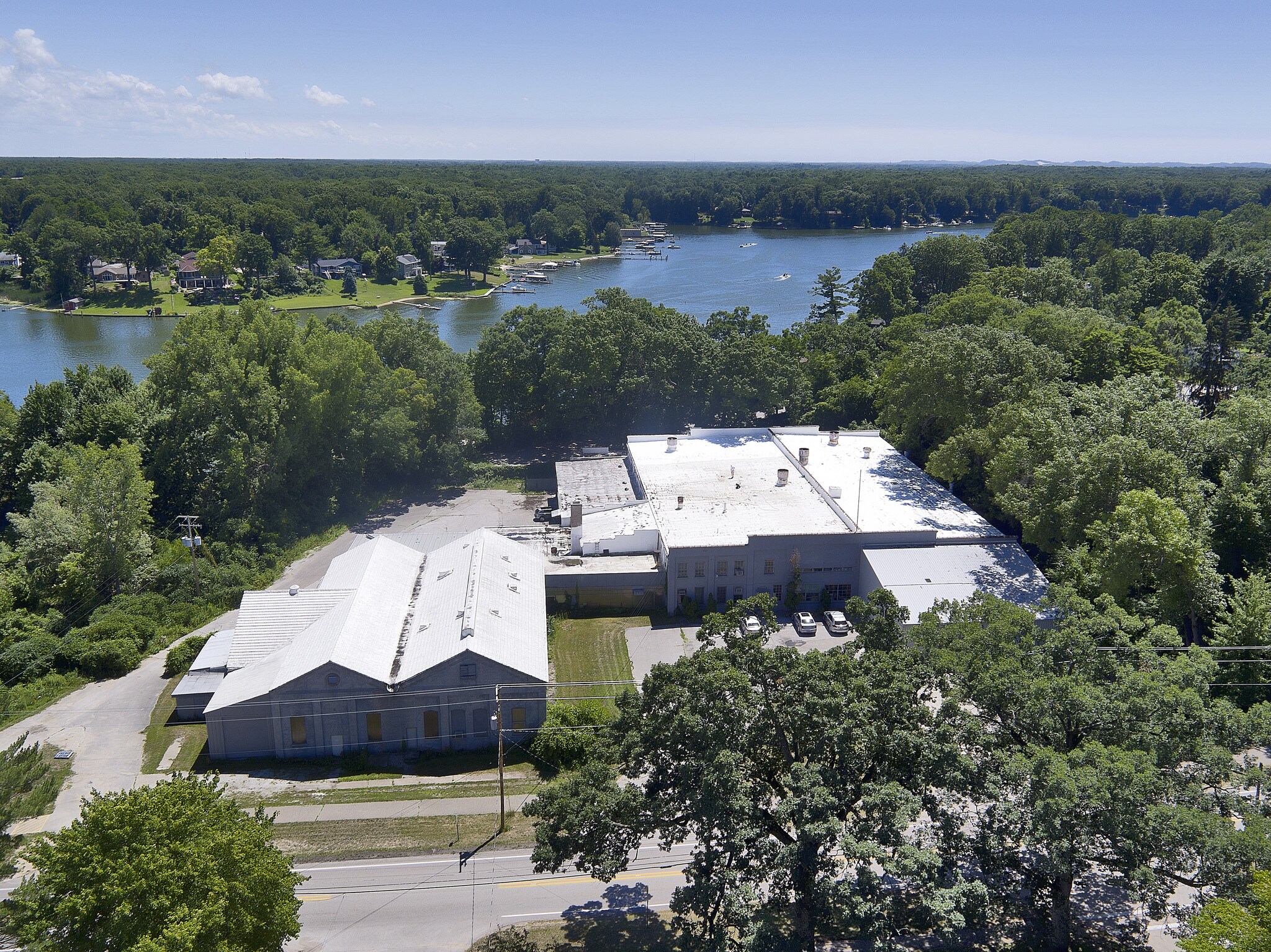 169 Park St, Fruitport, MI à louer Photo principale– Image 1 sur 6