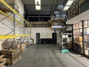 Tom Cribb Rd, Londres à louer Photo intérieure– Image 2 sur 5