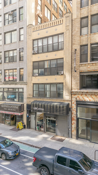 212 W 29th St, New York, NY à vendre - Photo de l’immeuble – Image 3 sur 45