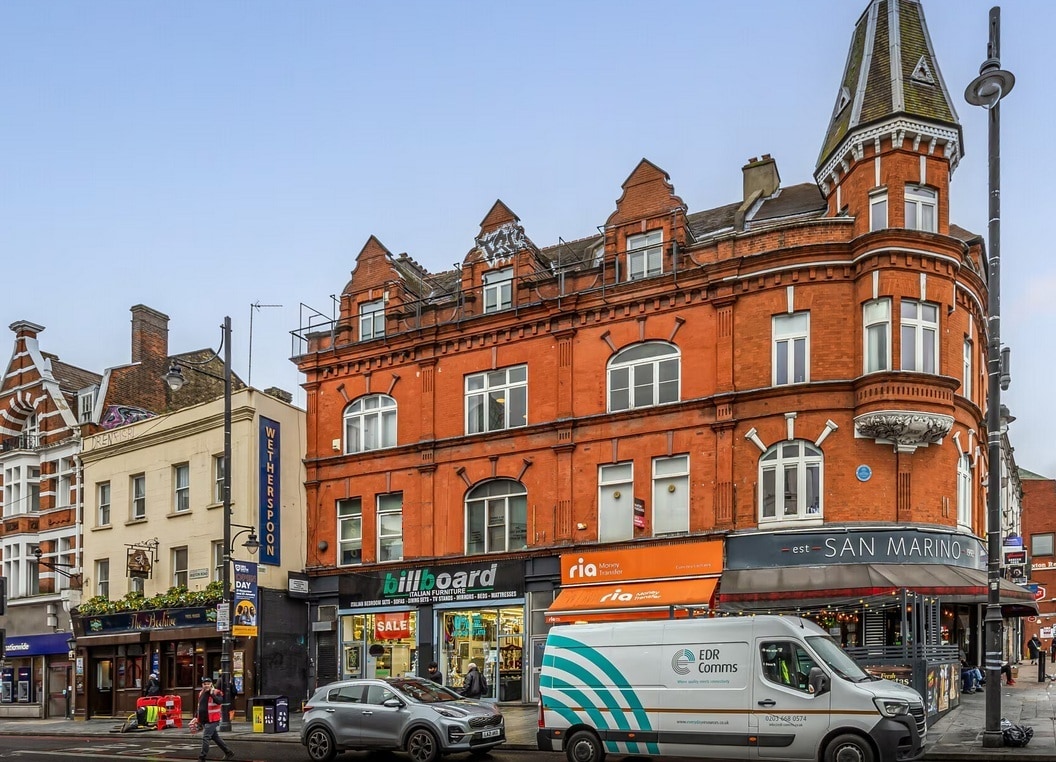 409-411 Brixton Rd, Londres, LND SW9 7DG - Lot First Fl -  - Photo intérieure - Image 1 of 7