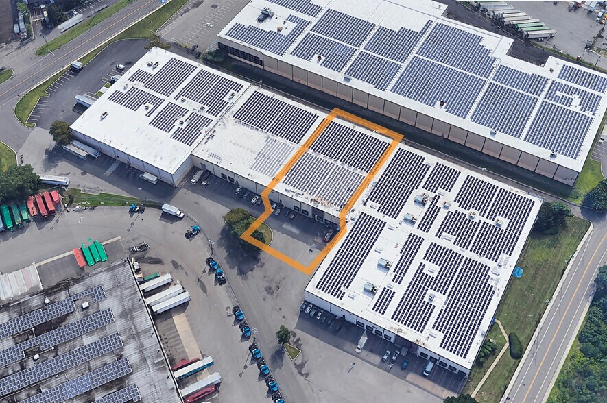 111-115 Castle Rd, Secaucus, NJ à louer - Photo de l’immeuble – Image 2 sur 10