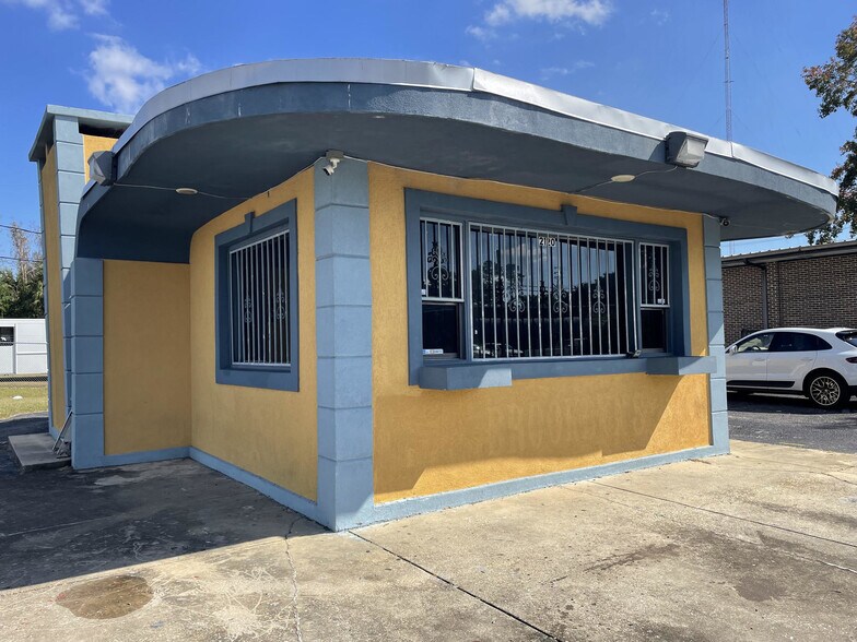 2120 N Palafox St, Pensacola, FL à louer - Photo de l’immeuble – Image 2 sur 15