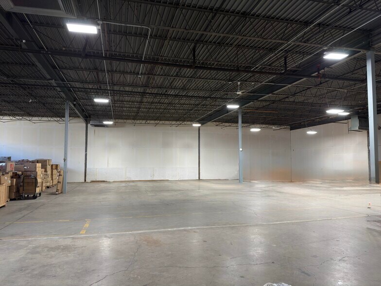 65 Triangle Blvd, Carlstadt, NJ à louer - Photo de l’immeuble – Image 3 sur 6