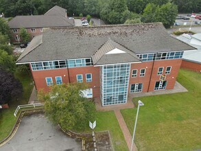 Newcastle Rd, Stoke On Trent à louer Photo de l’immeuble– Image 1 sur 16