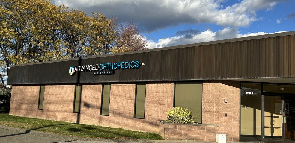 1084 Cromwell Ave, Rocky Hill, CT à louer - Photo de l’immeuble – Image 2 sur 6