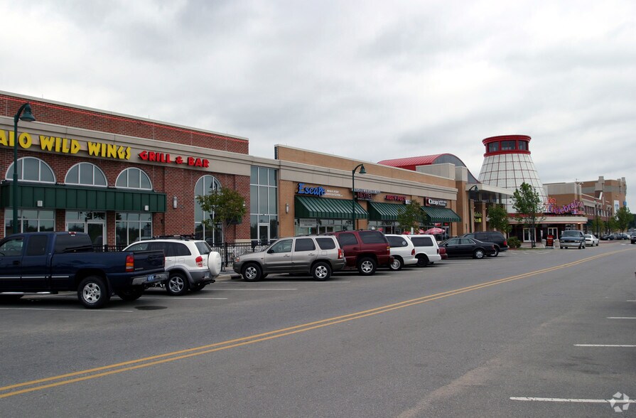 2121 NE Celebration Ave, Grand Rapids, MI à louer - Photo de l’immeuble – Image 2 sur 11