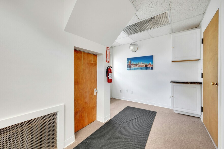 5 Montague St, Yonkers, NY à louer - Photo intérieure – Image 2 sur 19