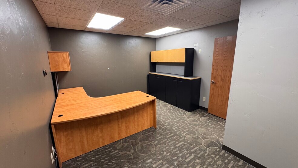 566 Redbird Cir, De Pere, WI à louer - Photo de l’immeuble – Image 3 sur 18
