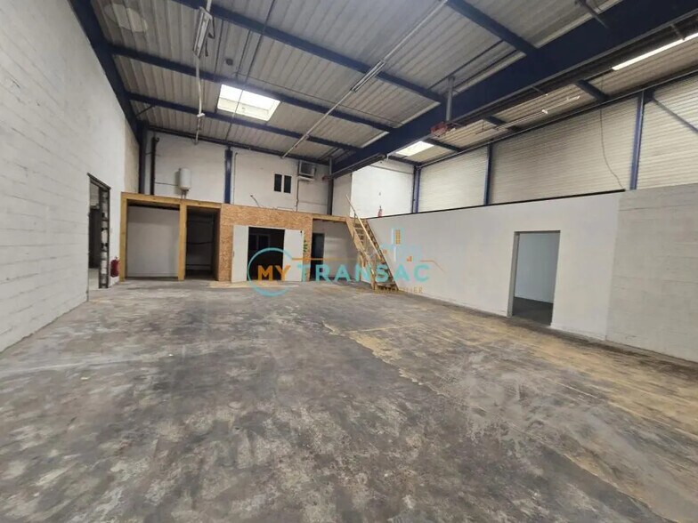 Local d’activités dans Chelles à louer - Photo intérieure – Image 3 sur 16