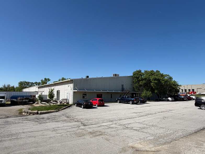 3330 S Outer Rd E, Grain Valley, MO à vendre - Photo principale – Image 1 sur 7