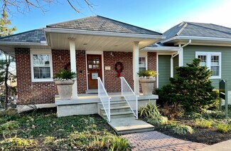 Plus de détails pour 48 W Oakland Ave, Doylestown, PA - Bureau à vendre
